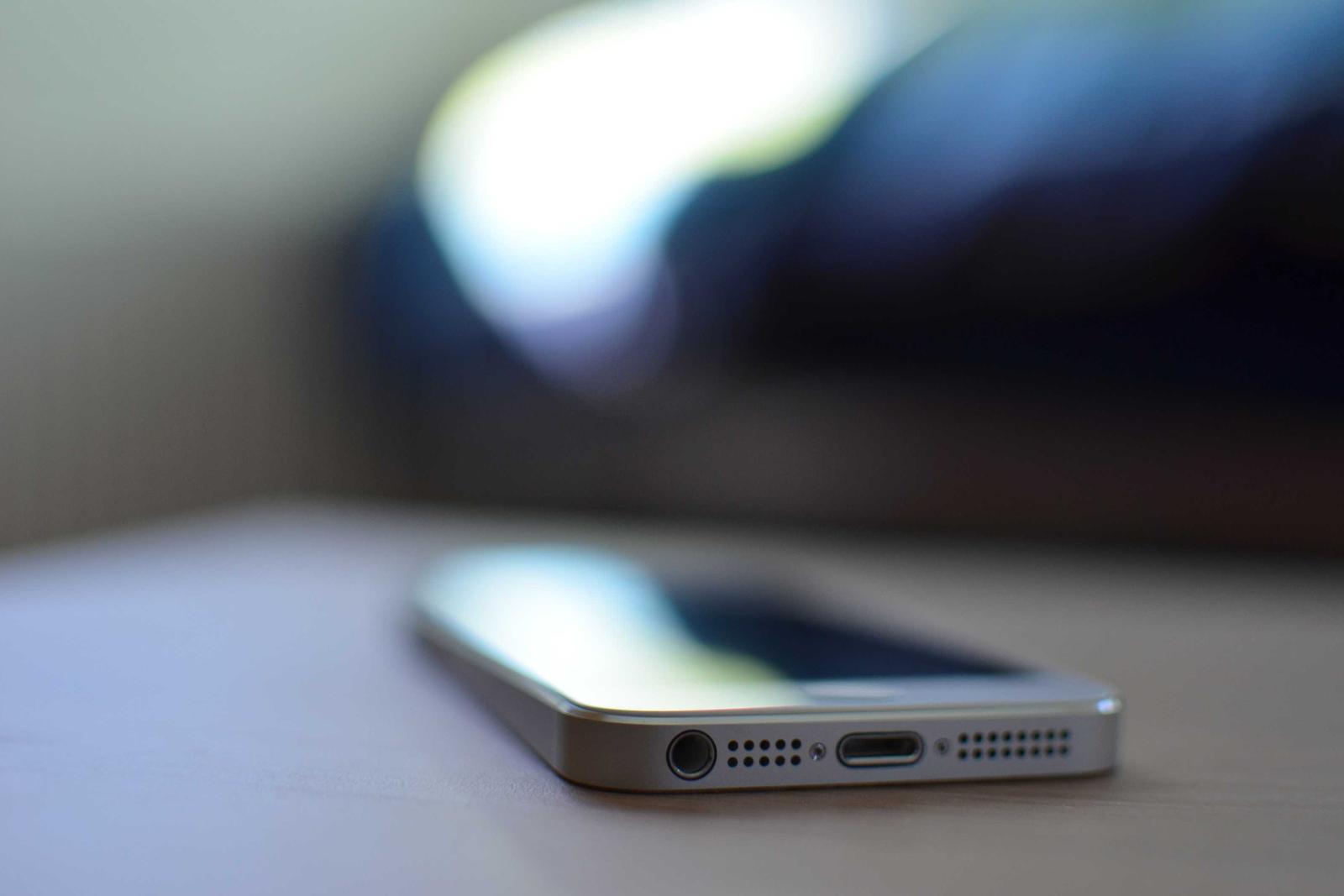 Mobiilitestaus: oikeat laitteet vai emulaattorit?